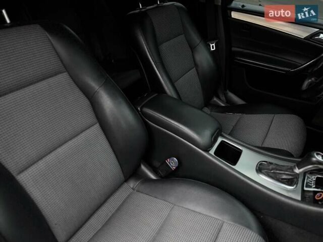 Серый Мерседес Ц-Класс, объемом двигателя 2.1 л и пробегом 260 тыс. км за 8500 $, фото 27 на Automoto.ua