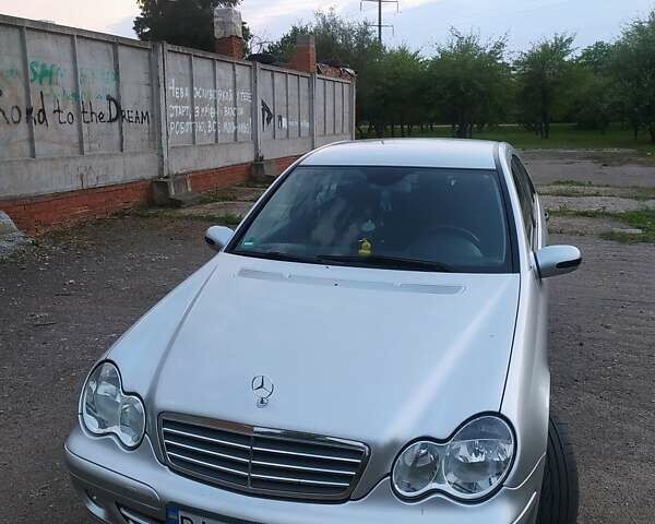 Сірий Мерседес Ц-Клас, об'ємом двигуна 1.8 л та пробігом 232 тис. км за 6800 $, фото 20 на Automoto.ua