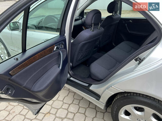 Сірий Мерседес Ц-Клас, об'ємом двигуна 1.8 л та пробігом 162 тис. км за 7299 $, фото 44 на Automoto.ua