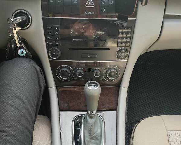 Сірий Мерседес Ц-Клас, об'ємом двигуна 1.8 л та пробігом 212 тис. км за 7000 $, фото 13 на Automoto.ua