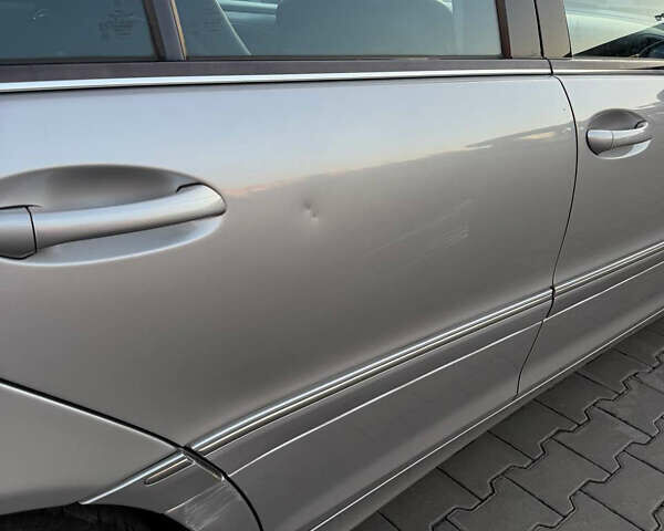 Серый Мерседес Ц-Класс, объемом двигателя 2.2 л и пробегом 287 тыс. км за 7500 $, фото 6 на Automoto.ua