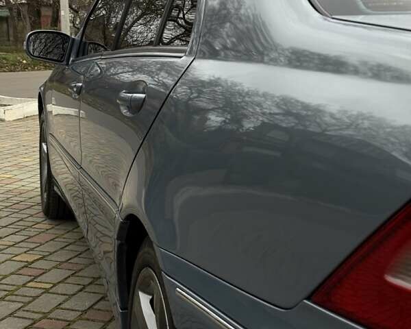 Серый Мерседес Ц-Класс, объемом двигателя 2.1 л и пробегом 260 тыс. км за 8500 $, фото 18 на Automoto.ua