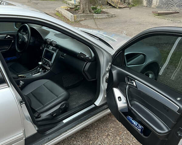 Серый Мерседес Ц-Класс, объемом двигателя 1.8 л и пробегом 263 тыс. км за 7600 $, фото 6 на Automoto.ua