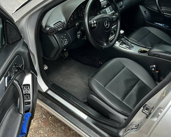 Серый Мерседес Ц-Класс, объемом двигателя 1.8 л и пробегом 263 тыс. км за 7600 $, фото 7 на Automoto.ua