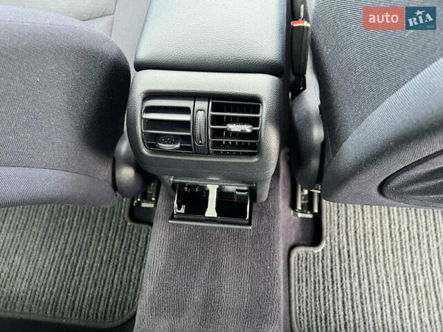 Серый Мерседес Ц-Класс, объемом двигателя 1.8 л и пробегом 162 тыс. км за 6850 $, фото 62 на Automoto.ua