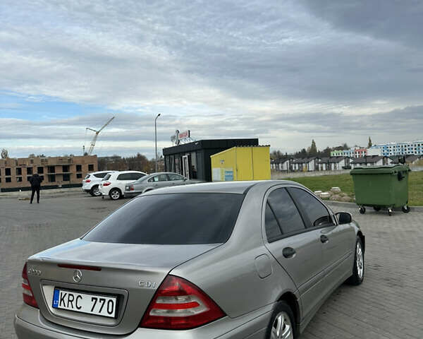 Сірий Мерседес Ц-Клас, об'ємом двигуна 2.2 л та пробігом 373 тис. км за 2950 $, фото 11 на Automoto.ua