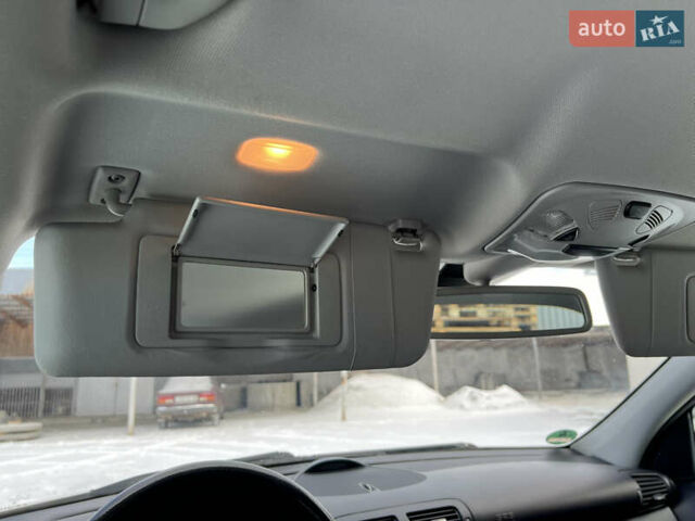 Серый Мерседес Ц-Класс, объемом двигателя 1.8 л и пробегом 162 тыс. км за 6850 $, фото 71 на Automoto.ua