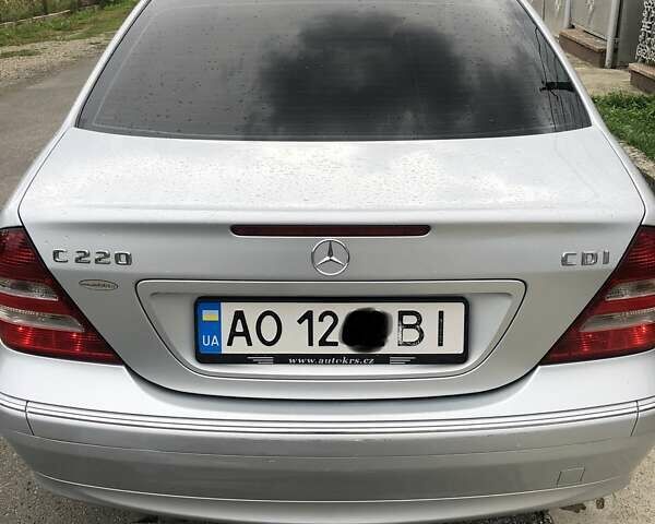 Сірий Мерседес Ц-Клас, об'ємом двигуна 2.1 л та пробігом 315 тис. км за 8000 $, фото 6 на Automoto.ua