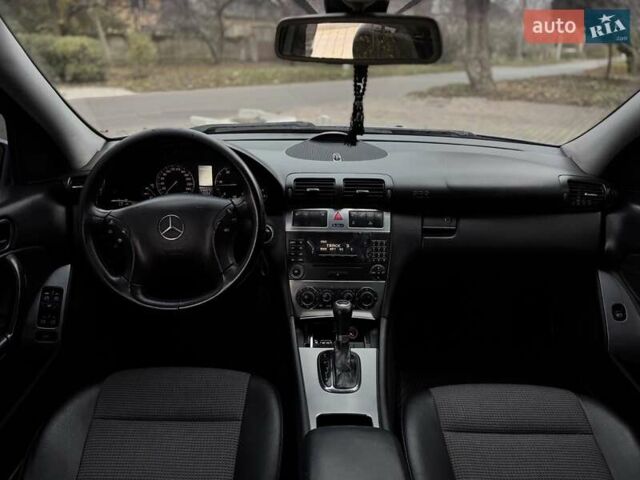 Серый Мерседес Ц-Класс, объемом двигателя 2.1 л и пробегом 260 тыс. км за 8500 $, фото 24 на Automoto.ua