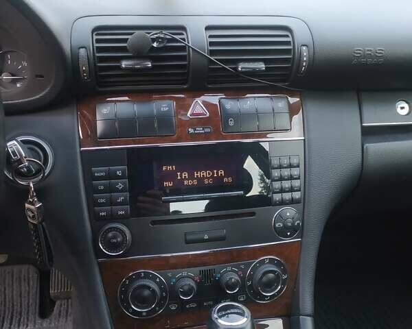 Сірий Мерседес Ц-Клас, об'ємом двигуна 1.8 л та пробігом 232 тис. км за 6800 $, фото 9 на Automoto.ua