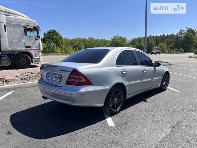 Сірий Мерседес Ц-Клас, об'ємом двигуна 1.8 л та пробігом 319 тис. км за 7500 $, фото 3 на Automoto.ua