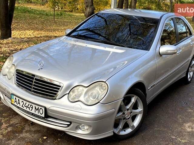 Серый Мерседес Ц-Класс, объемом двигателя 1.8 л и пробегом 278 тыс. км за 6500 $, фото 2 на Automoto.ua