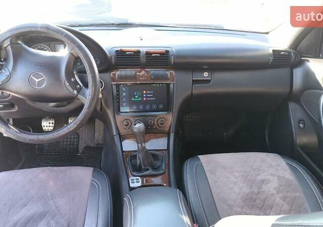 Серый Мерседес Ц-Класс, объемом двигателя 1.8 л и пробегом 300 тыс. км за 7200 $, фото 8 на Automoto.ua