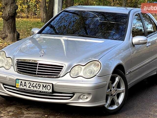 Серый Мерседес Ц-Класс, объемом двигателя 1.8 л и пробегом 278 тыс. км за 6500 $, фото 9 на Automoto.ua