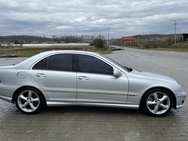 Серый Мерседес Ц-Класс, объемом двигателя 2.5 л и пробегом 414 тыс. км за 6000 $, фото 7 на Automoto.ua