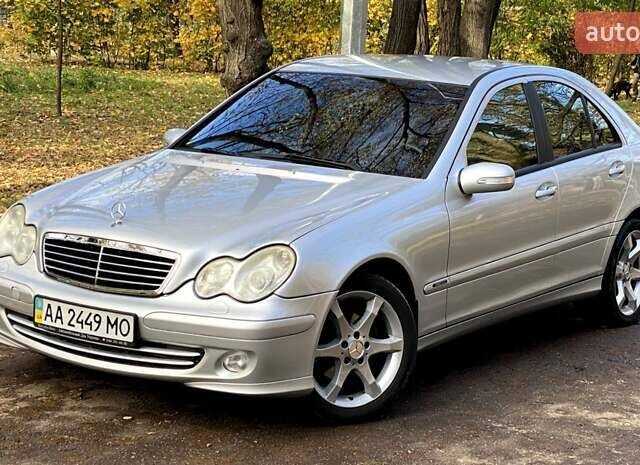 Серый Мерседес Ц-Класс, объемом двигателя 1.8 л и пробегом 278 тыс. км за 6500 $, фото 7 на Automoto.ua