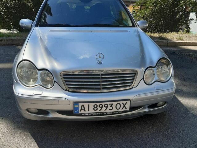 Серый Мерседес Ц-Класс, объемом двигателя 2.1 л и пробегом 300 тыс. км за 7555 $, фото 1 на Automoto.ua