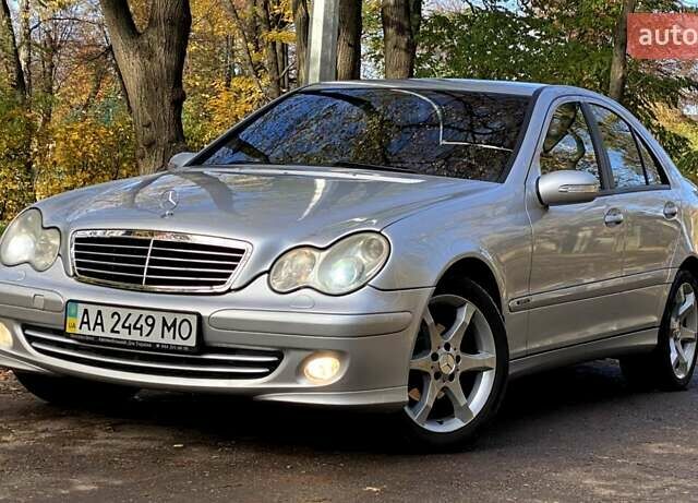 Серый Мерседес Ц-Класс, объемом двигателя 1.8 л и пробегом 278 тыс. км за 6500 $, фото 1 на Automoto.ua