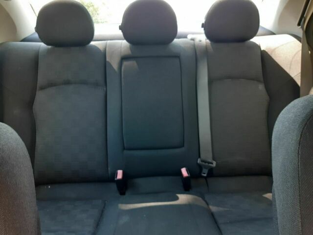 Серый Мерседес Ц-Класс, объемом двигателя 2.1 л и пробегом 300 тыс. км за 7555 $, фото 5 на Automoto.ua