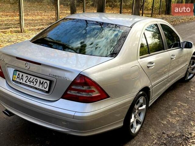 Серый Мерседес Ц-Класс, объемом двигателя 1.8 л и пробегом 278 тыс. км за 6500 $, фото 3 на Automoto.ua