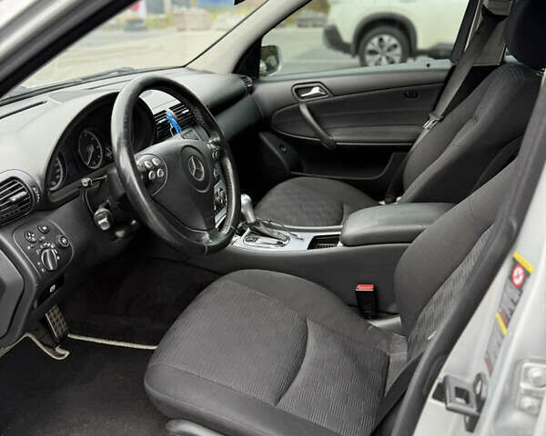 Серый Мерседес Ц-Класс, объемом двигателя 1.8 л и пробегом 212 тыс. км за 7600 $, фото 1 на Automoto.ua