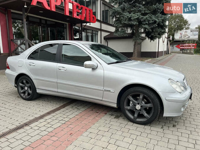 Серый Мерседес Ц-Класс, объемом двигателя 1.8 л и пробегом 179 тыс. км за 6200 $, фото 11 на Automoto.ua
