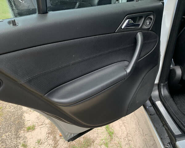 Сірий Мерседес Ц-Клас, об'ємом двигуна 3 л та пробігом 178 тис. км за 5500 $, фото 13 на Automoto.ua