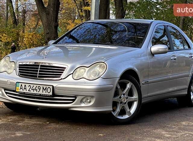 Серый Мерседес Ц-Класс, объемом двигателя 1.8 л и пробегом 278 тыс. км за 6500 $, фото 8 на Automoto.ua