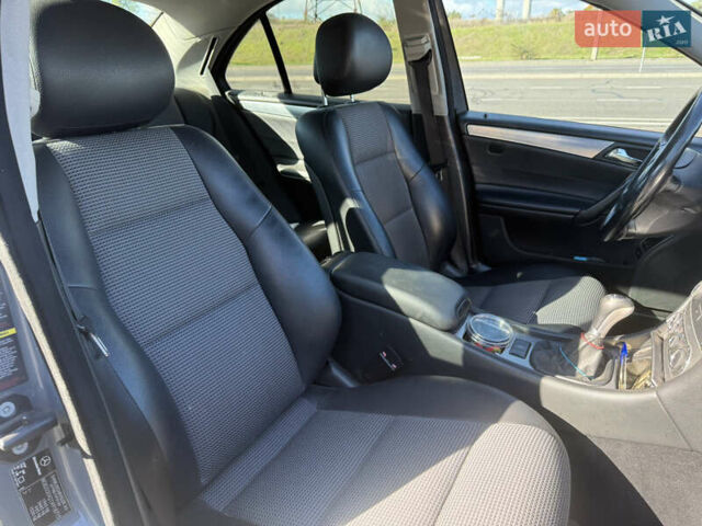 Серый Мерседес Ц-Класс, объемом двигателя 1.8 л и пробегом 197 тыс. км за 7500 $, фото 8 на Automoto.ua