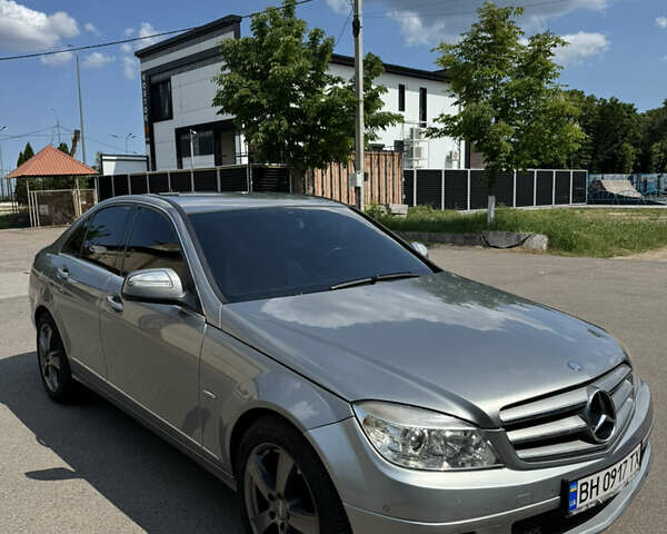 Сірий Мерседес Ц-Клас, об'ємом двигуна 1.8 л та пробігом 277 тис. км за 8600 $, фото 1 на Automoto.ua