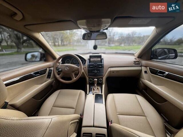 Сірий Мерседес Ц-Клас, об'ємом двигуна 3 л та пробігом 300 тис. км за 11000 $, фото 45 на Automoto.ua