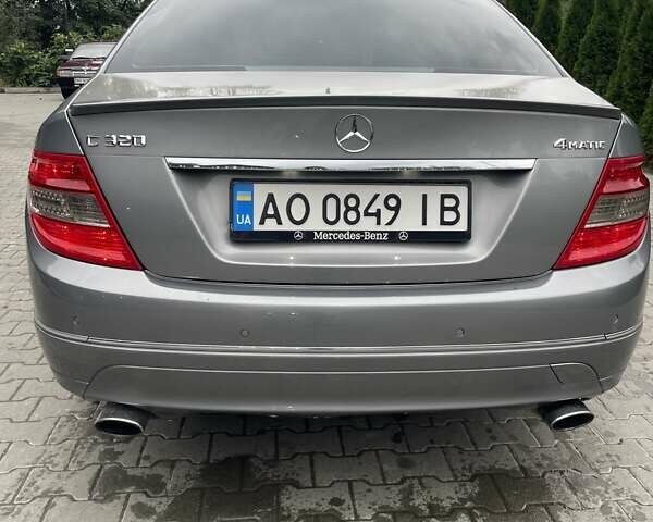 Серый Мерседес Ц-Класс, объемом двигателя 2.98 л и пробегом 270 тыс. км за 10000 $, фото 14 на Automoto.ua