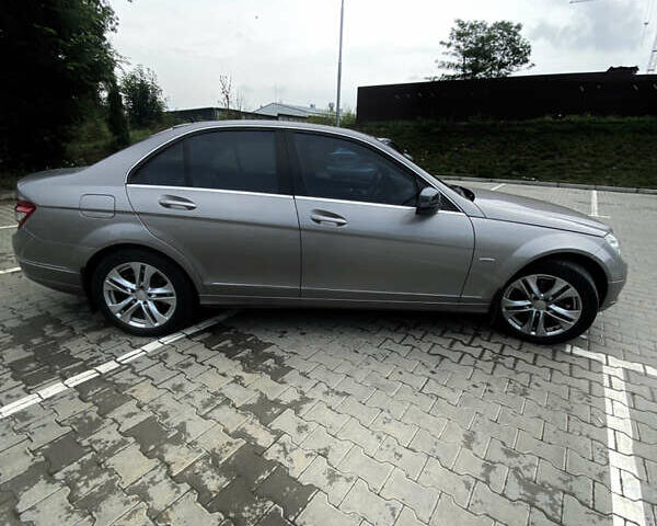 Серый Мерседес Ц-Класс, объемом двигателя 1.8 л и пробегом 203 тыс. км за 8200 $, фото 3 на Automoto.ua