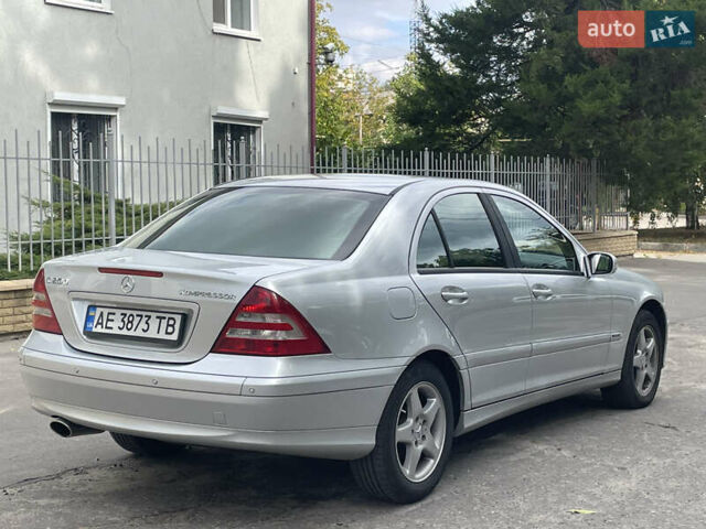 Сірий Мерседес Ц-Клас, об'ємом двигуна 1.8 л та пробігом 215 тис. км за 7100 $, фото 7 на Automoto.ua
