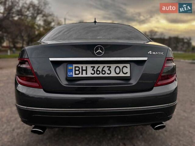 Сірий Мерседес Ц-Клас, об'ємом двигуна 3 л та пробігом 300 тис. км за 11000 $, фото 7 на Automoto.ua