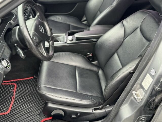 Сірий Мерседес Ц-Клас, об'ємом двигуна 2.1 л та пробігом 320 тис. км за 8450 $, фото 5 на Automoto.ua