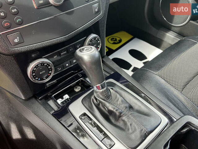 Сірий Мерседес Ц-Клас, об'ємом двигуна 1.8 л та пробігом 339 тис. км за 8500 $, фото 12 на Automoto.ua