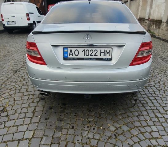 Серый Мерседес Ц-Класс, объемом двигателя 2.1 л и пробегом 355 тыс. км за 7100 $, фото 4 на Automoto.ua