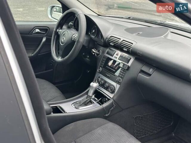 Сірий Мерседес Ц-Клас, об'ємом двигуна 1.8 л та пробігом 217 тис. км за 6190 $, фото 25 на Automoto.ua