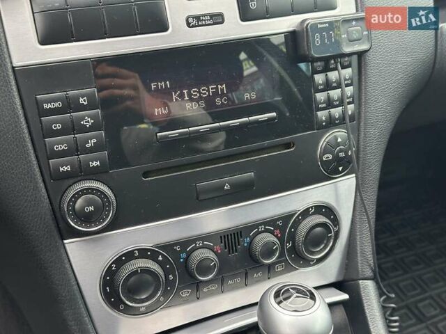Сірий Мерседес Ц-Клас, об'ємом двигуна 1.8 л та пробігом 217 тис. км за 6190 $, фото 22 на Automoto.ua