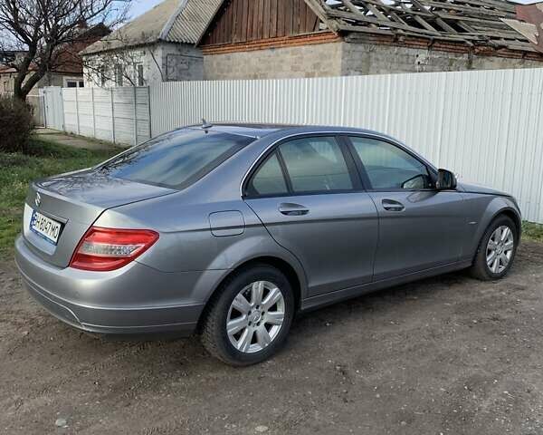 Серый Мерседес Ц-Класс, объемом двигателя 1.8 л и пробегом 270 тыс. км за 8000 $, фото 26 на Automoto.ua