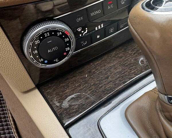 Сірий Мерседес Ц-Клас, об'ємом двигуна 3 л та пробігом 300 тис. км за 11000 $, фото 42 на Automoto.ua