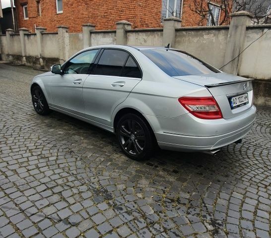 Серый Мерседес Ц-Класс, объемом двигателя 2.1 л и пробегом 355 тыс. км за 7100 $, фото 6 на Automoto.ua