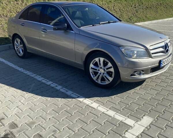 Серый Мерседес Ц-Класс, объемом двигателя 1.8 л и пробегом 203 тыс. км за 8200 $, фото 1 на Automoto.ua