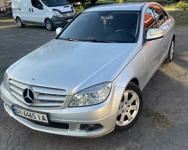 Серый Мерседес Ц-Класс, объемом двигателя 2.15 л и пробегом 320 тыс. км за 8000 $, фото 5 на Automoto.ua