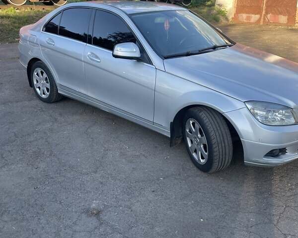 Серый Мерседес Ц-Класс, объемом двигателя 2.15 л и пробегом 320 тыс. км за 8000 $, фото 8 на Automoto.ua