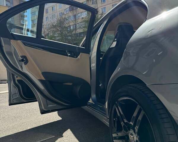 Серый Мерседес Ц-Класс, объемом двигателя 1.8 л и пробегом 270 тыс. км за 8000 $, фото 10 на Automoto.ua