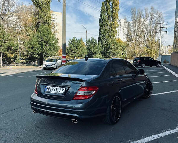 Сірий Мерседес Ц-Клас, об'ємом двигуна 3 л та пробігом 198 тис. км за 8499 $, фото 1 на Automoto.ua