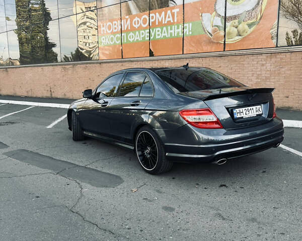 Сірий Мерседес Ц-Клас, об'ємом двигуна 3 л та пробігом 198 тис. км за 8499 $, фото 2 на Automoto.ua