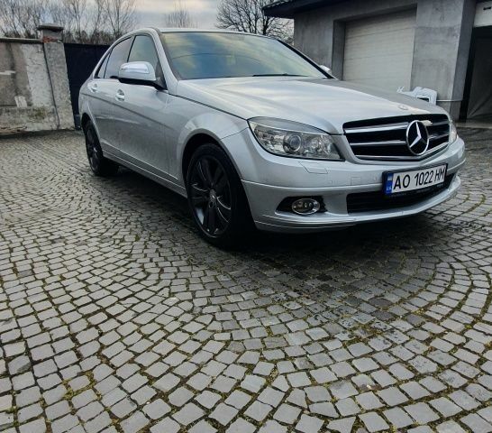 Серый Мерседес Ц-Класс, объемом двигателя 2.1 л и пробегом 355 тыс. км за 7100 $, фото 1 на Automoto.ua